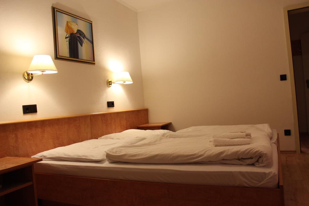 Hotel Gaya Bad Soden am Taunus Habitación foto